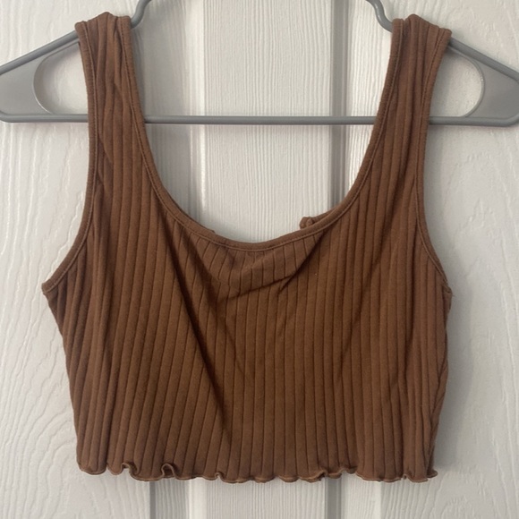 Notched Neck Rib-Knit Cropped Tank Top Size Large - Picture 5 of 7